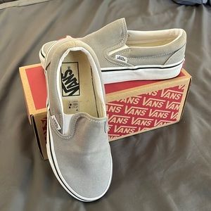 Vans- Unisex classic slip on